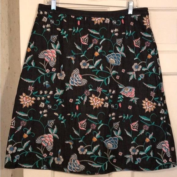 Dana Buchman embroidered A-line Jean skirt. - Picture 1 of 6